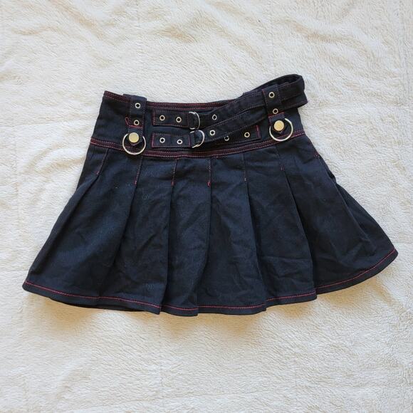 Hot Topic Black Pleated Mini Skirt with Red Stitching - Picture 1 of 3